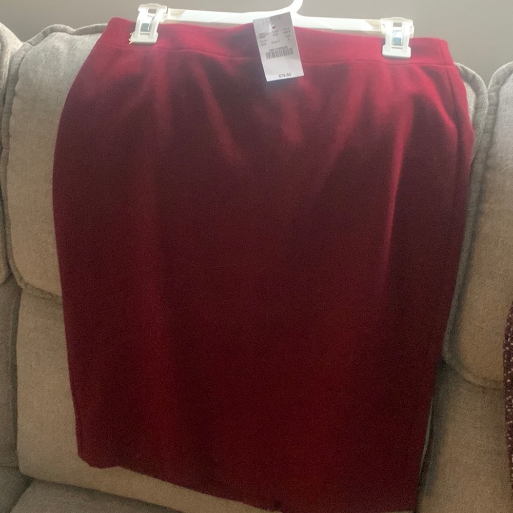 Maroon pencil skirt